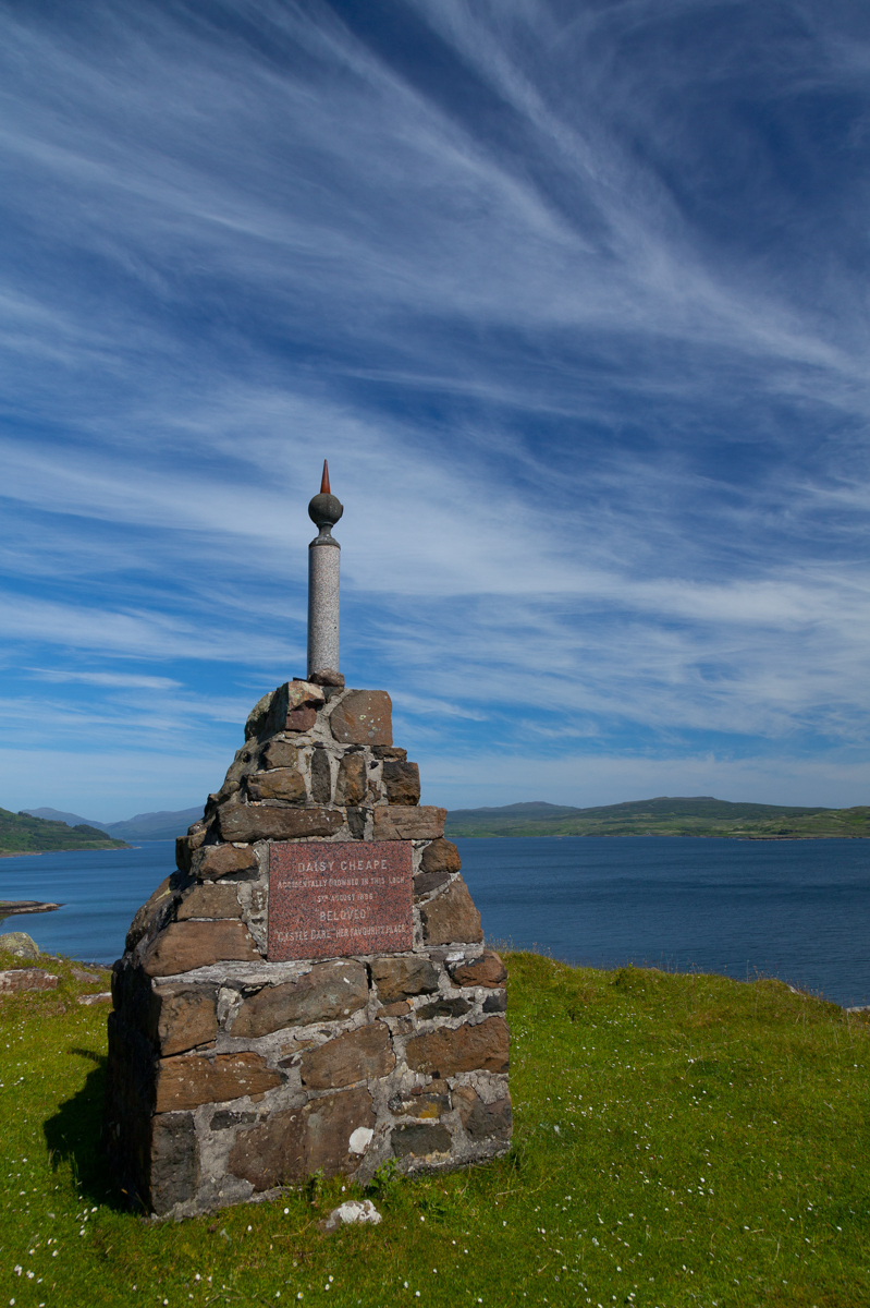 Stone memorial cairn to Daisy Cheape on the way to MacCulloch's Fossil Tree