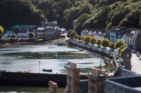 Looking from the rooftops at Tobermory harbour