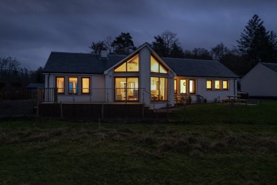 Cosy evenings in this well-insulated property
