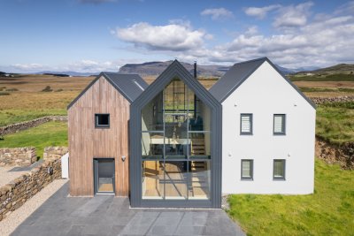 A wonderful mix of materials make Mor Aoibhneas a stunning property, inside and out