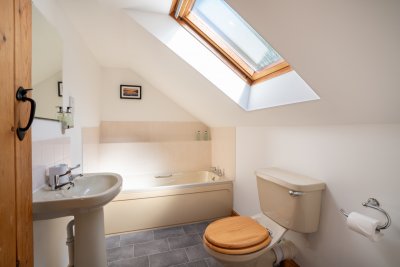 The family bathroom upstairs