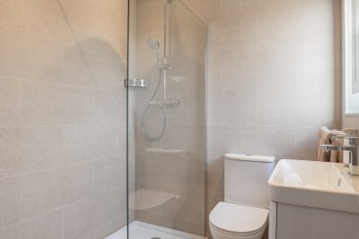 The second en-suite, also with walk-in shower