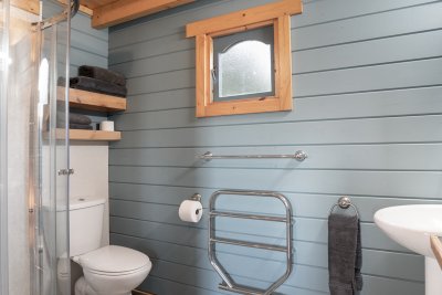 The beautifully appointed bathroom at the lodge