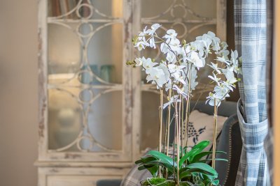 Carefully chosen finishing touches and furnishings make Balmeanach Farmhouse feel incredibly luxurious
