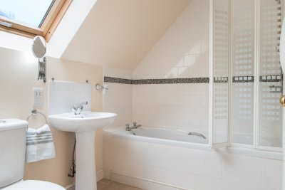 Ensuite bathroom to the twin bedroom