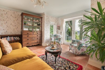 The garden room brings the outside in