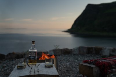 Light the fire and soak up the views from the lookout
