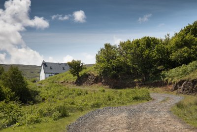 Gravel track that leads to Cnoc Deaghuinn