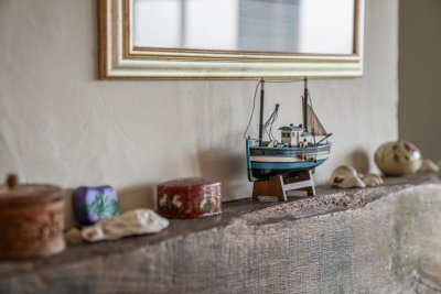 Lovely finishing touches add charm aplenty