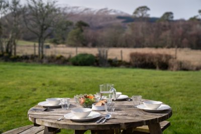 Dine alfresco surrounded by garden birdsong