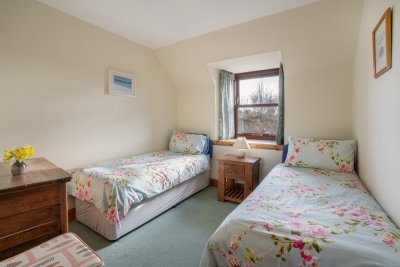 The twin bedroom feels very peaceful too