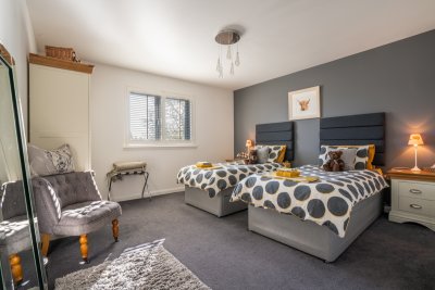 The twin bedroom offers equally great proportions