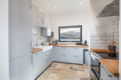 Fully fitted kitchen for guests