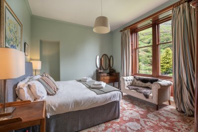 Wake up in comfort to lovely peaceful views