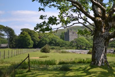 Moy Castle can be discovered on foot from Lochbuie