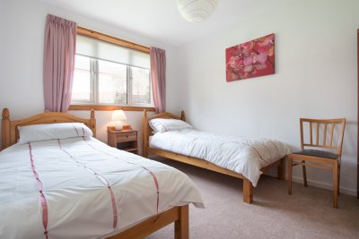 Further twin bedroom 