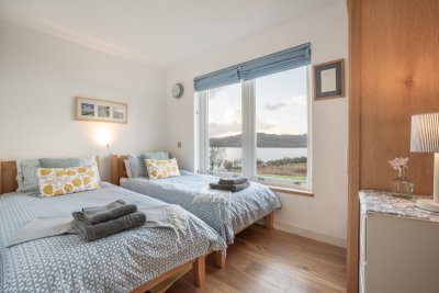 The cosy twin room enjoys equally brilliant sea views