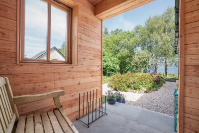 The cosy porch offers all-weather comfort