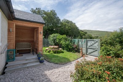 Arriving at Daisy Cottage