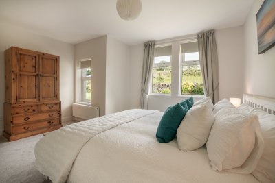 Another spacious double bedroom