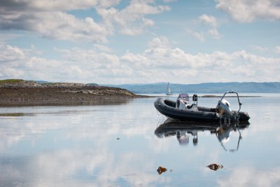 Access on foot to the coast where kayaks or small boats can be launched