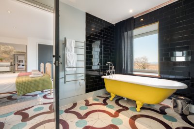 Clawfoot bath tubs add character and luxury