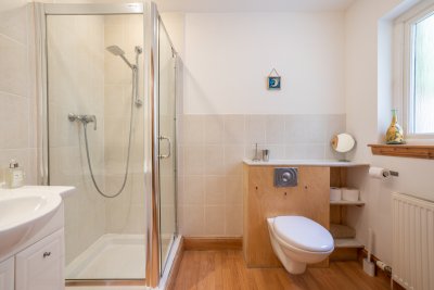 The en-suite shower room to the master bedroom