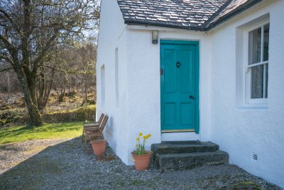 Hazelbank Cottage is a true character property and was once even the local RSPB headquarters on Mull