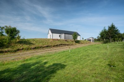 Approaching the cottage after turning off the single track road