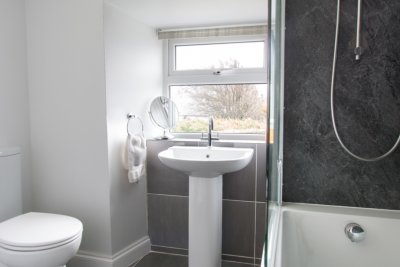 Downstairs bathroom at Kellan Mill Lodge