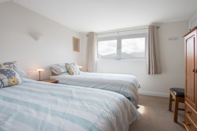 Twin bedroom 
