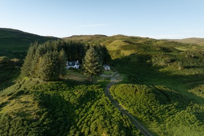 Delightful position on the sloping hills of Mull's west coast