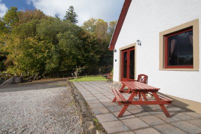 Patio area with picnic table