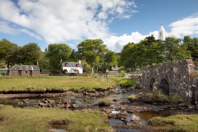 Lilybank Cottage and bridge over the river Bellart