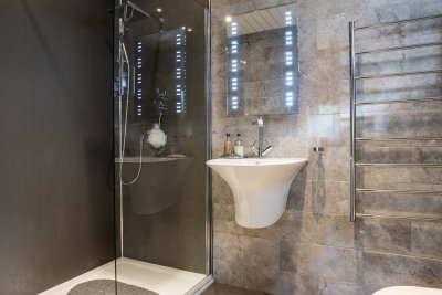 The en-suite to the master bedroom with a boutique hotel feel