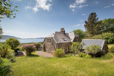 Gardens and setting of Kilninian Schoolhouse