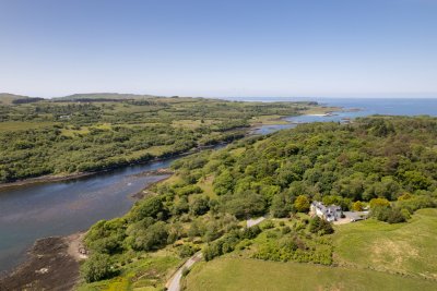 Outstanding location of Torrbreac by the sea at Loch Cuin, and yet with the village in walking distance