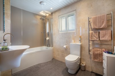 The second bathroom at the Old Coastguards