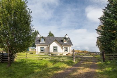 The approach to the Prairie Cottage