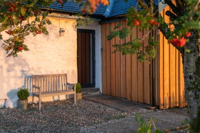 Discover quiet nooks to watch the tides change and enjoy the wildlife visiting the bay