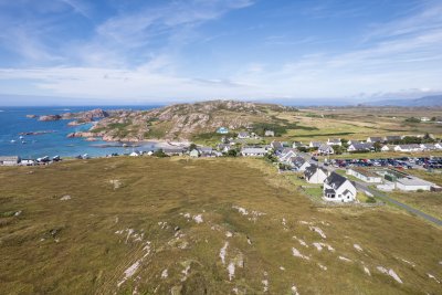 Solas na Greine's setting, on the edge of the island's most south westerly village