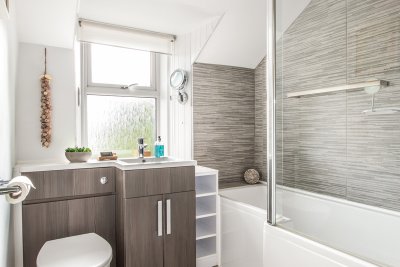 Family bathroom at Spey Cottage