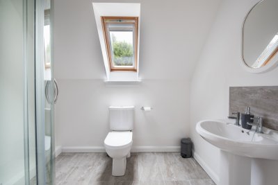 Main bathroom in the cottage