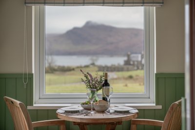 Watch the sea as you enjoy dinner for two