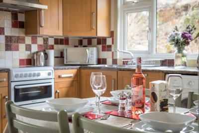 The kitchen is a nice place to enjoy a meal with the family 