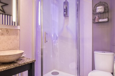 En-suite shower room in The Potting Shed