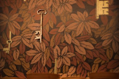 Cole & Son wallpaper finishes the interior 