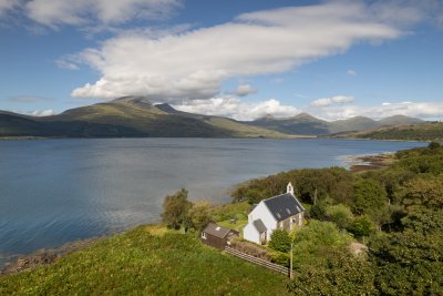 Stunning setting on the edge of Loch Scridain