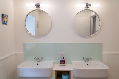 Twin basins in the bathroom