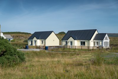 Tigh Beag's location to the right of Tigh Buidhe